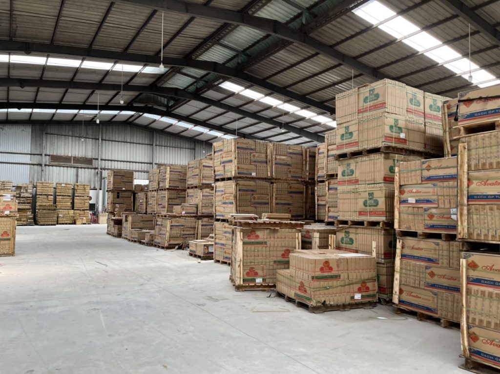 Top 20 cơ sở cho thuê kho xưởng bình tân mới nhất 2025 5 Quận Bình Tân là cầu nối giữa TP. Hồ Chí Minh và các tỉnh miền Tây, giúp doanh nghiệp dễ dàng phân phối hàng hóa đến nhiều khu vực khác nhau